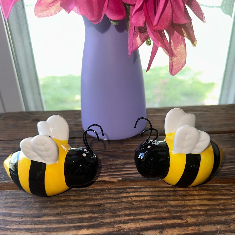 Busy Bumblebee Salt and Pepper Shakers - NIB
